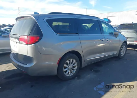 2017 Chrysler Pacifica Touring-L из США, поврежденный, VIN 2C4RC1BG9HR523890